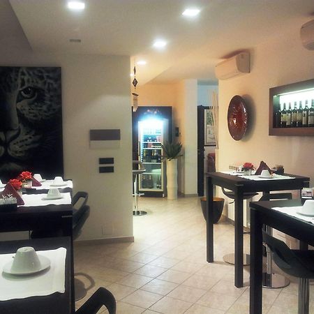Residence Arianna Rosia Bagian luar foto