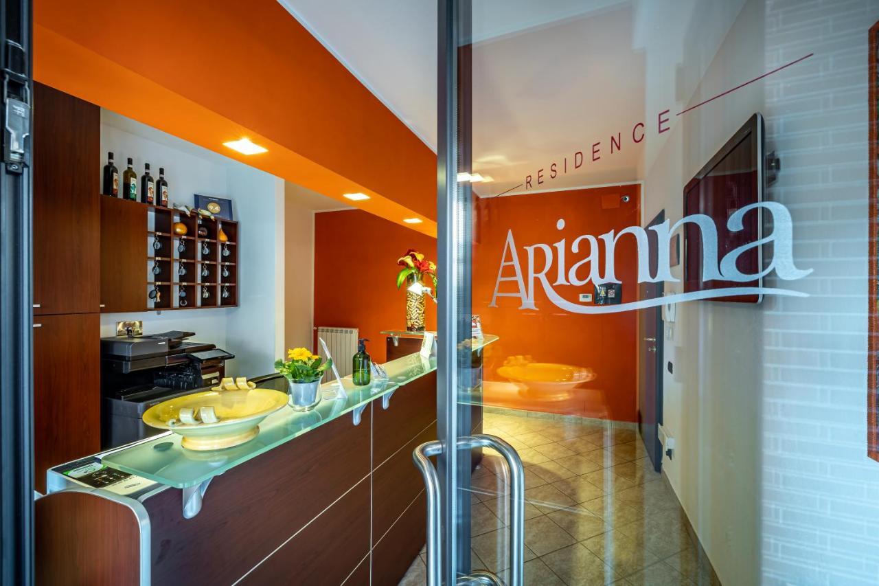 Residence Arianna Rosia Bagian luar foto