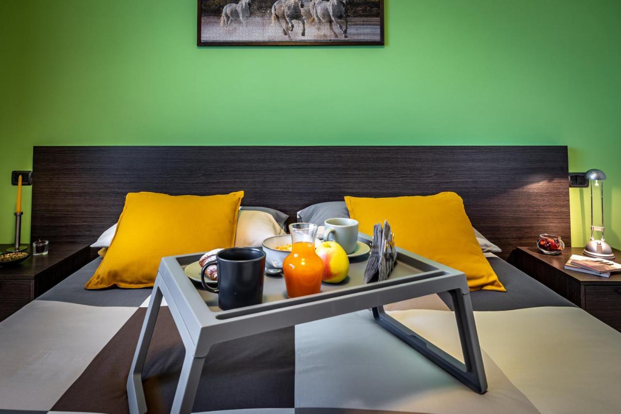 Residence Arianna Rosia Bagian luar foto