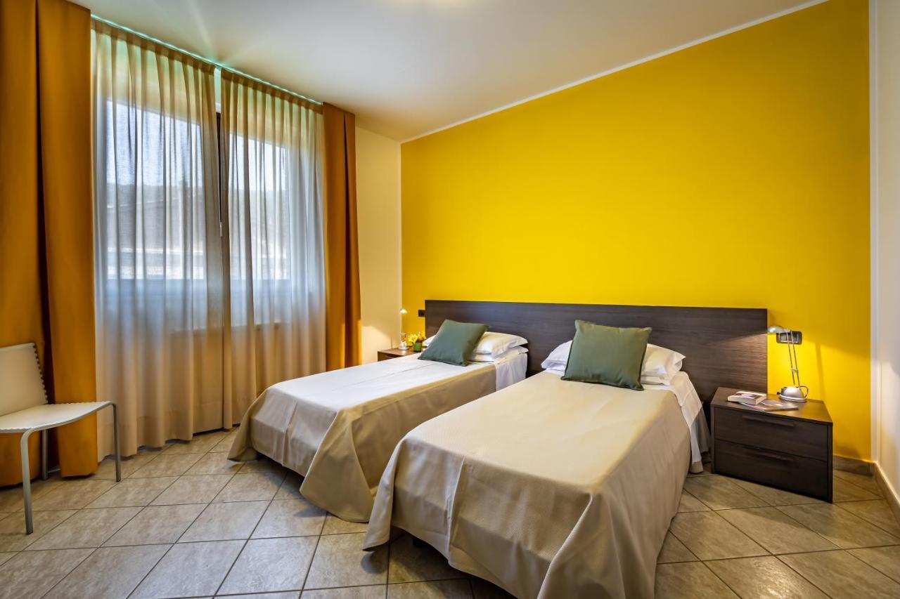 Residence Arianna Rosia Bagian luar foto