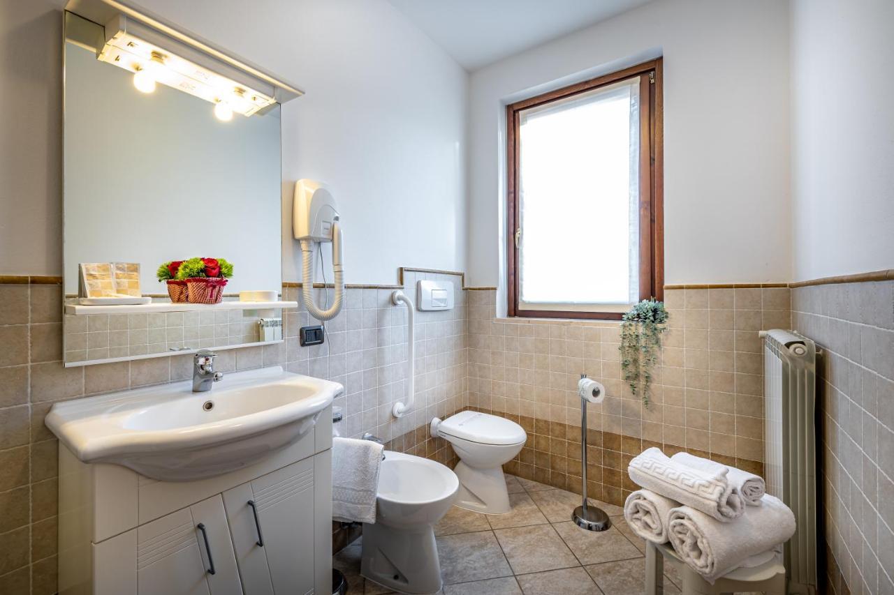 Residence Arianna Rosia Bagian luar foto