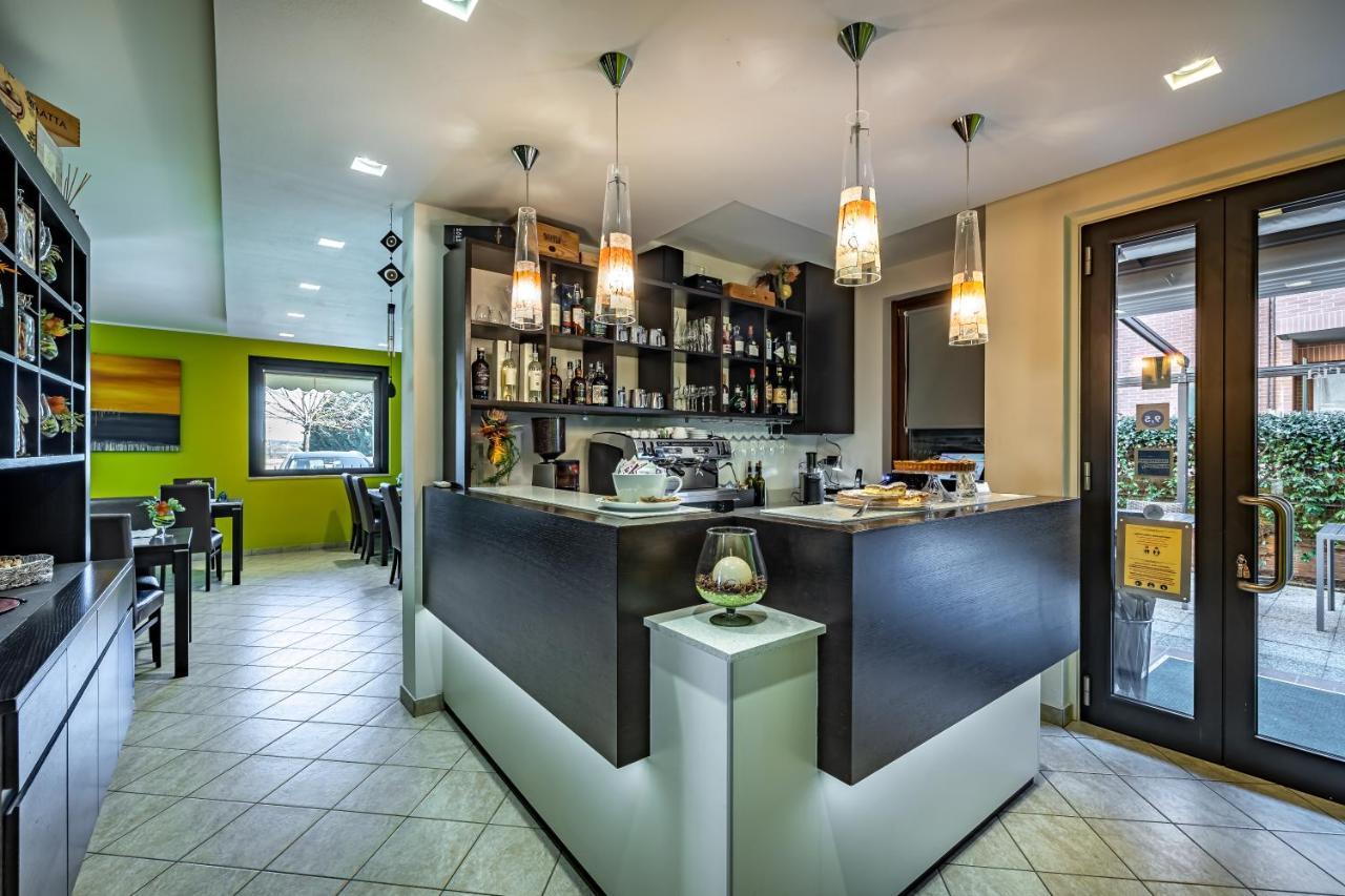 Residence Arianna Rosia Bagian luar foto