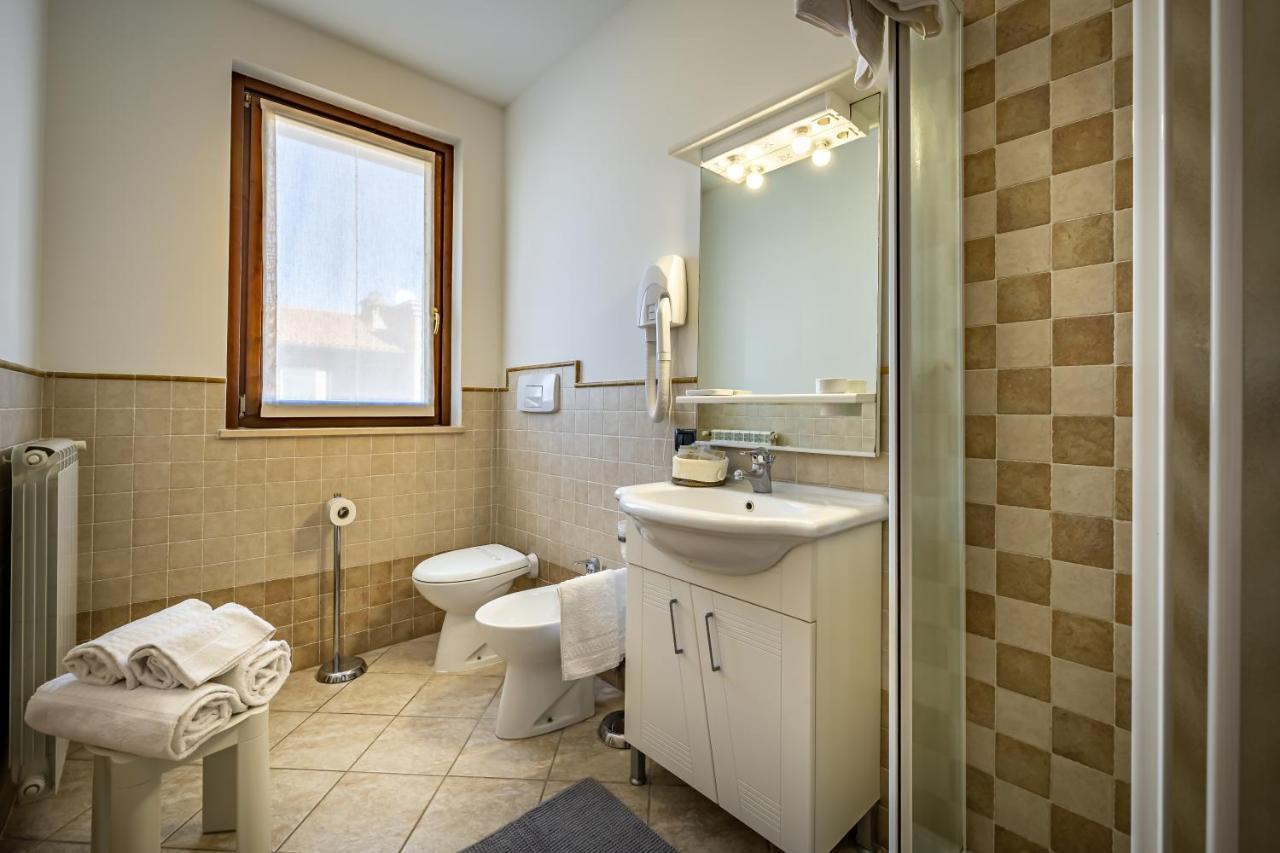 Residence Arianna Rosia Bagian luar foto